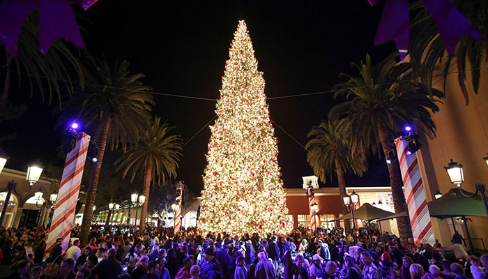 Fashion Island's Annual Holiday Tree Lighting - Visit Newport Beach