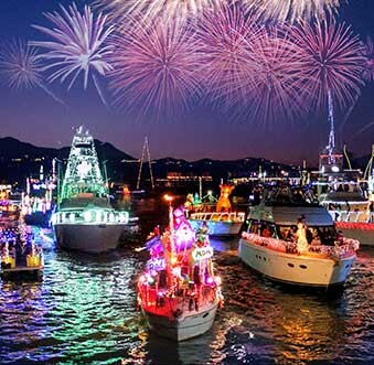 Newport Beach Christmas Boat Parade Sails Into its 110th