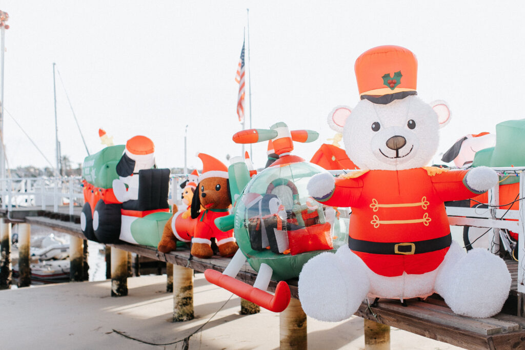 Your Guide to a Holiday Night on Balboa Island